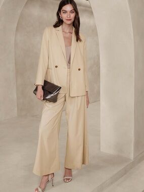 Banana Republic 2-piece Suit in Tan (Oyster Pearl)  Sz M/L